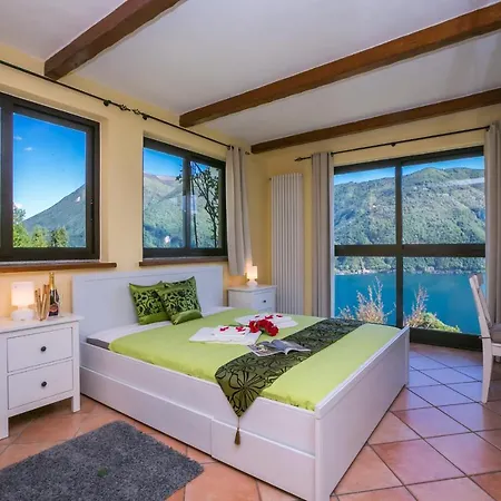 Sleeps 10 Pool Vakantiehuis