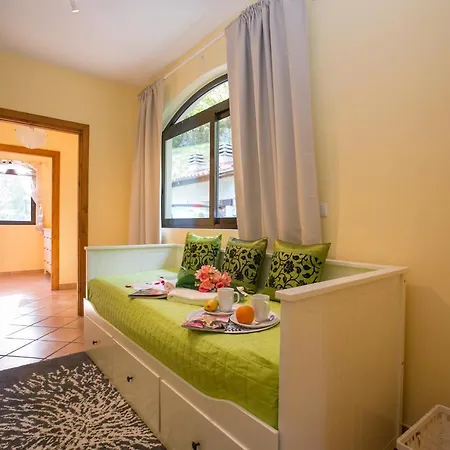 Sleeps 10 Pool Vakantiehuis