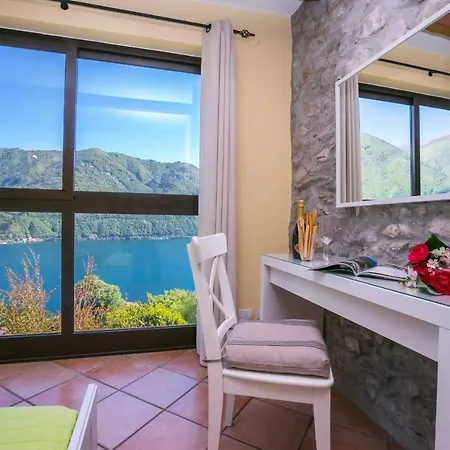 Sleeps 10 Pool Cima
