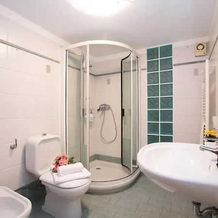 Sleeps 10 Pool Vakantiehuis