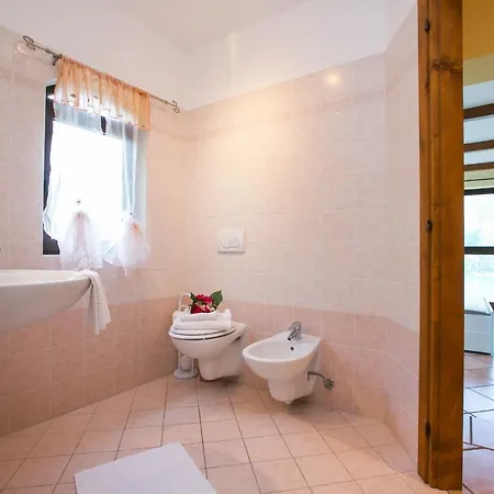 Sleeps 10 Pool